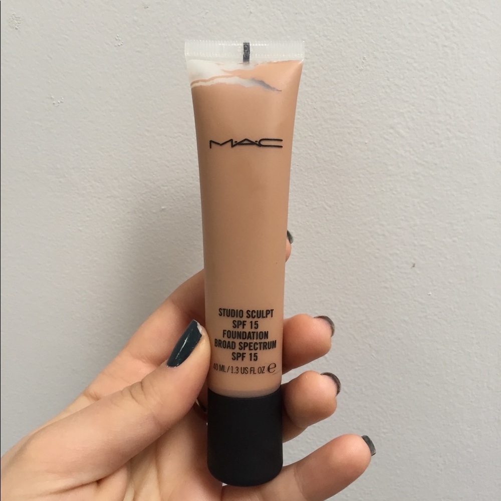 MAC studio sculpt foundation